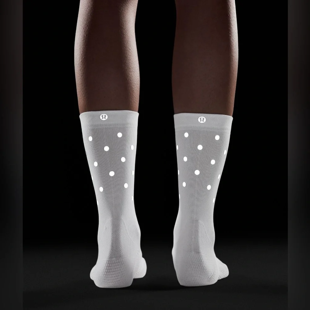Lululemon NWT Power Stride White Casual Crew Socks with Polka Dots Reflective M